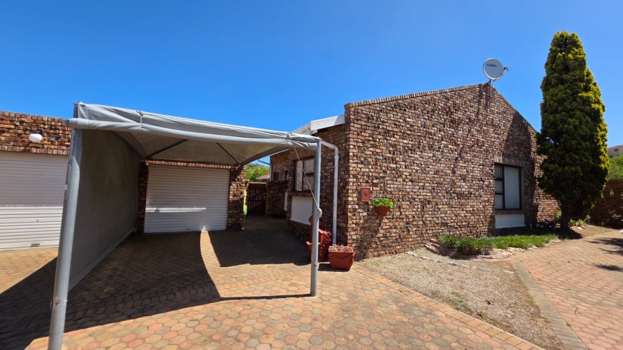 3 Bedroom Property for Sale in Hartenbos Central Western Cape